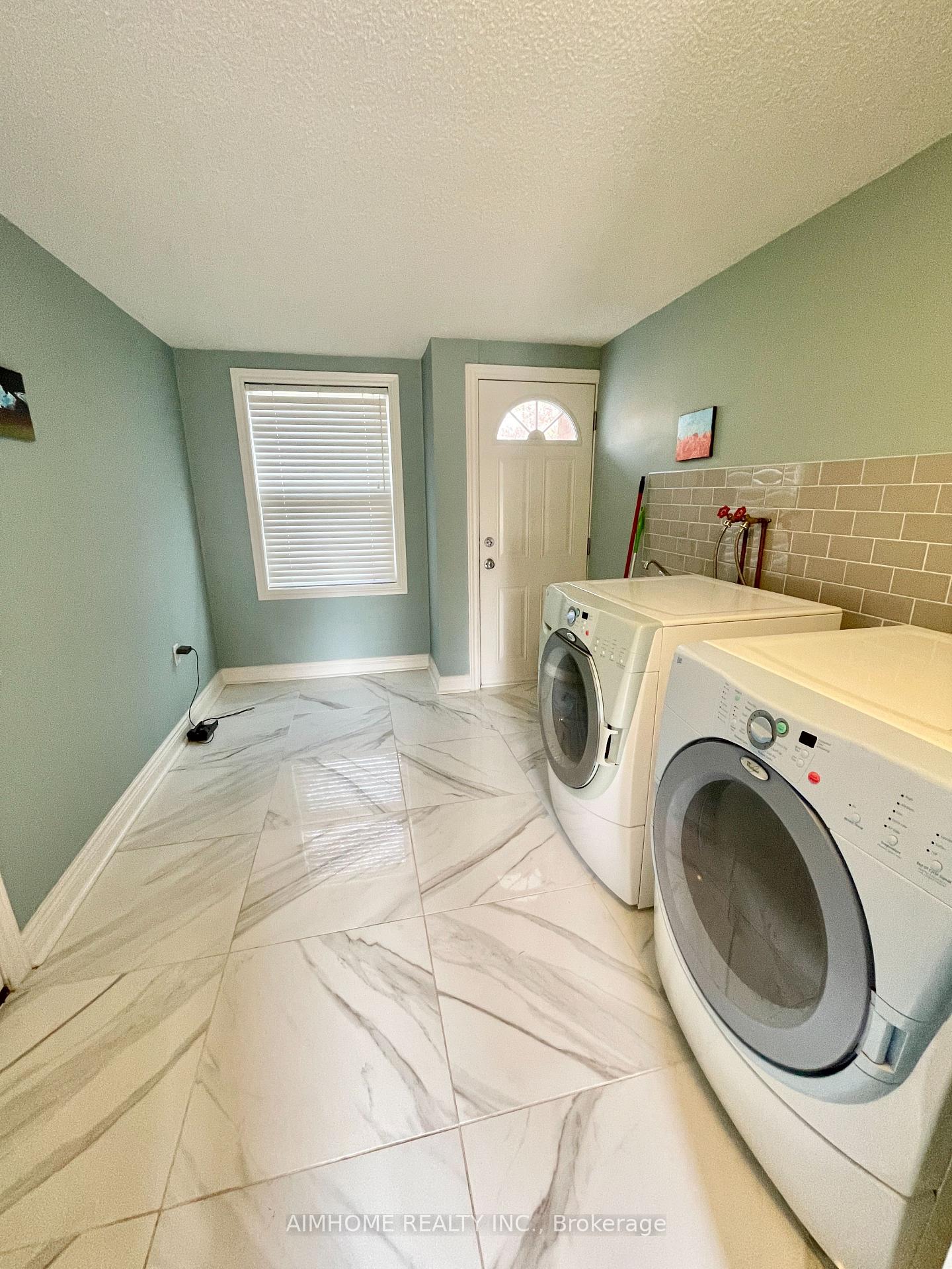 Photo 12 of 5594 Woodland Boulevard, Niagara Falls, Hospital — HOMEH