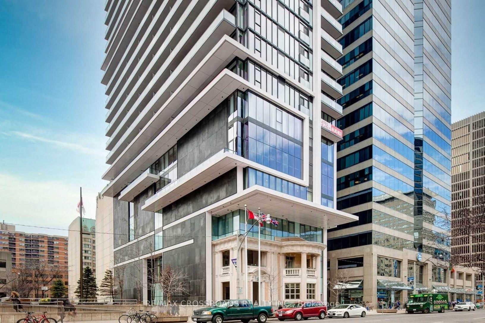 Front of Unit 3803, 426 University Avenue