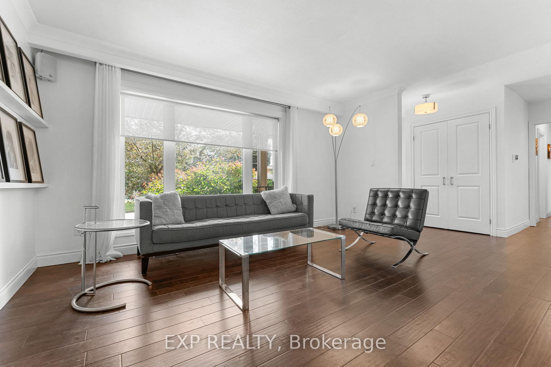 Photo 8 of 20 Malaren Road, Vaughan, Maple — HOMEH