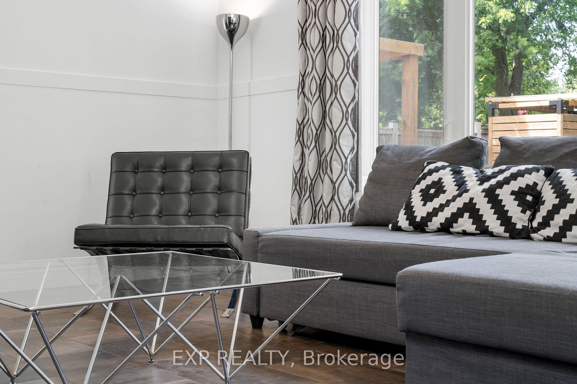 Photo 9 of 20 Malaren Road, Vaughan, Maple — HOMEH