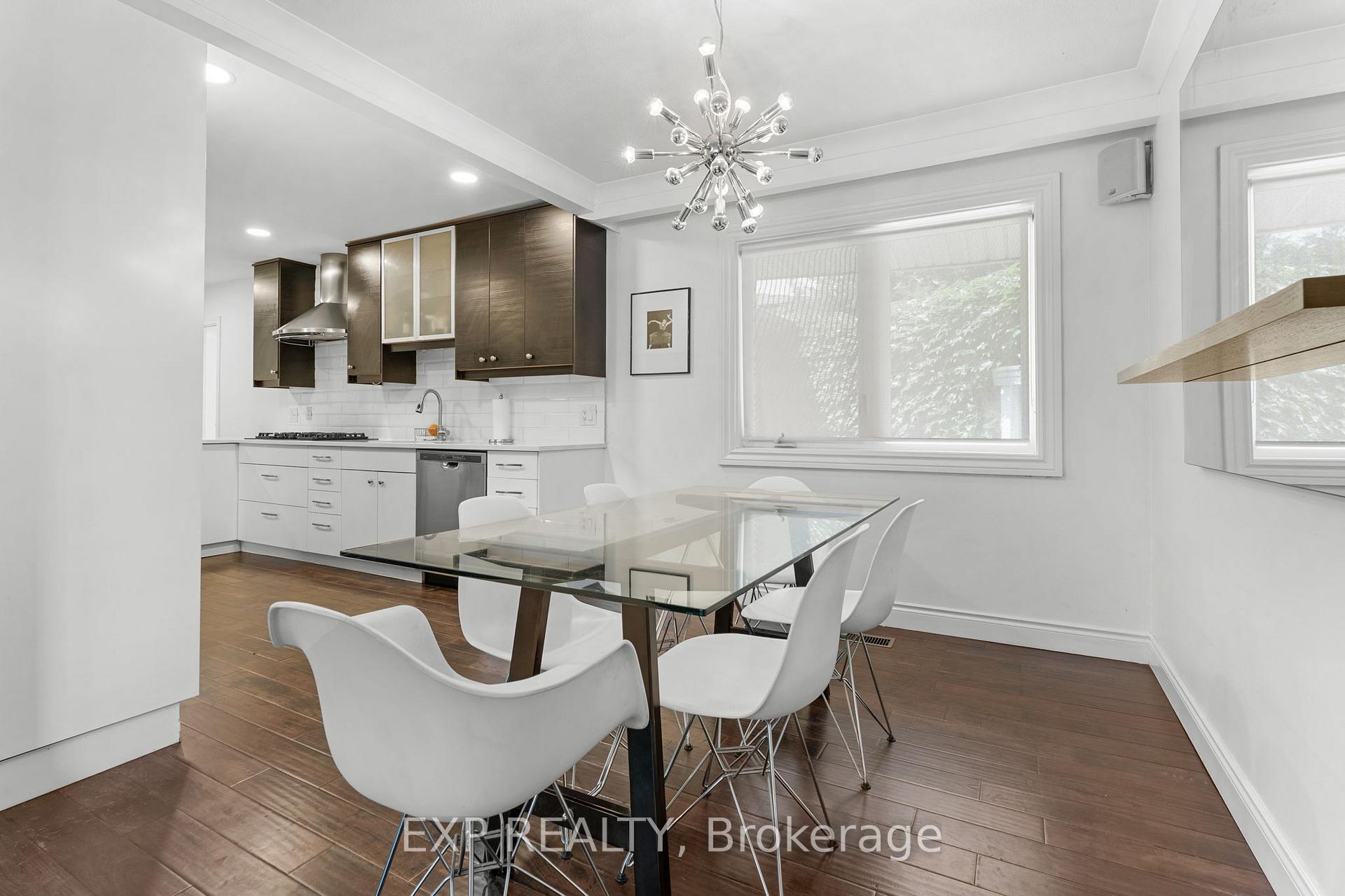 Photo 10 of 20 Malaren Road, Vaughan, Maple — HOMEH