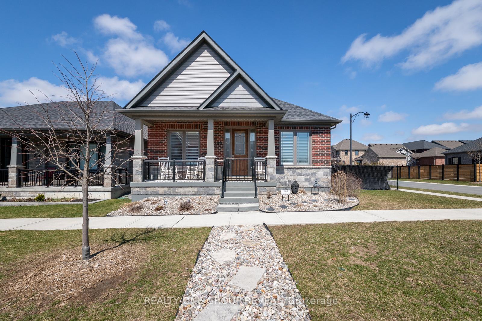 Front of 208 Strachan Street