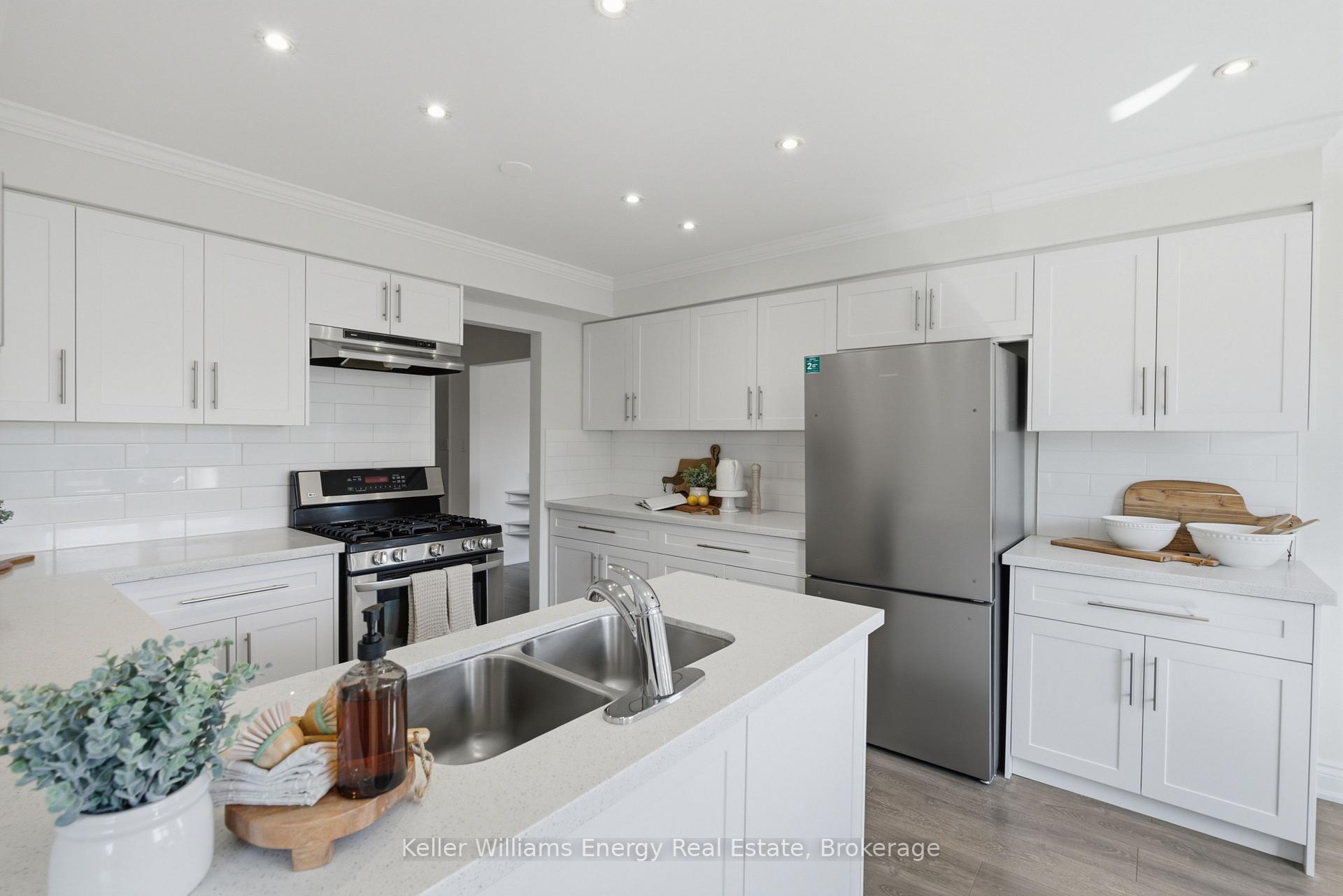 Photo 8 of 21 Rotherglen Road N, Ajax, Central West — HOMEH