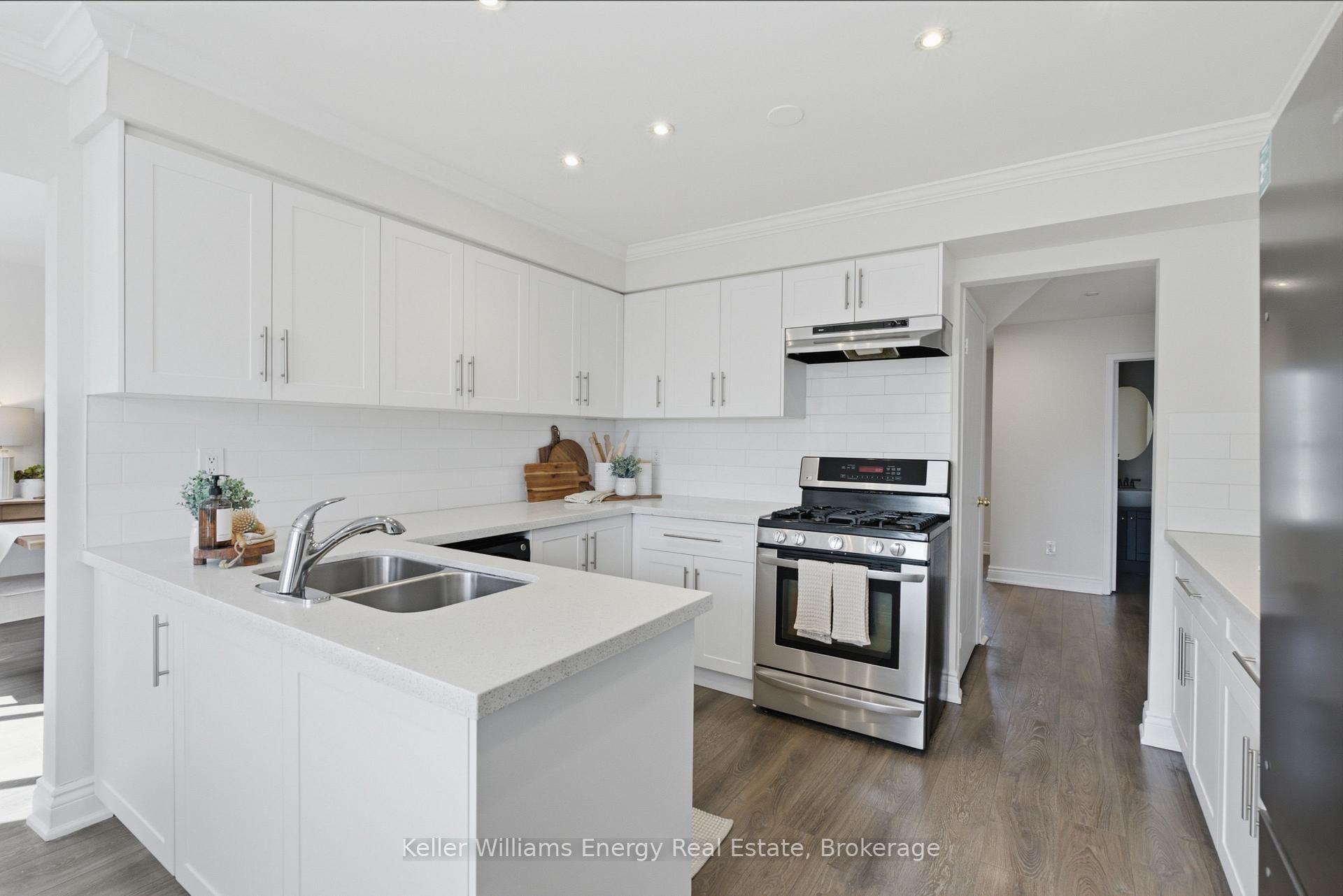 Photo 9 of 21 Rotherglen Road N, Ajax, Central West — HOMEH
