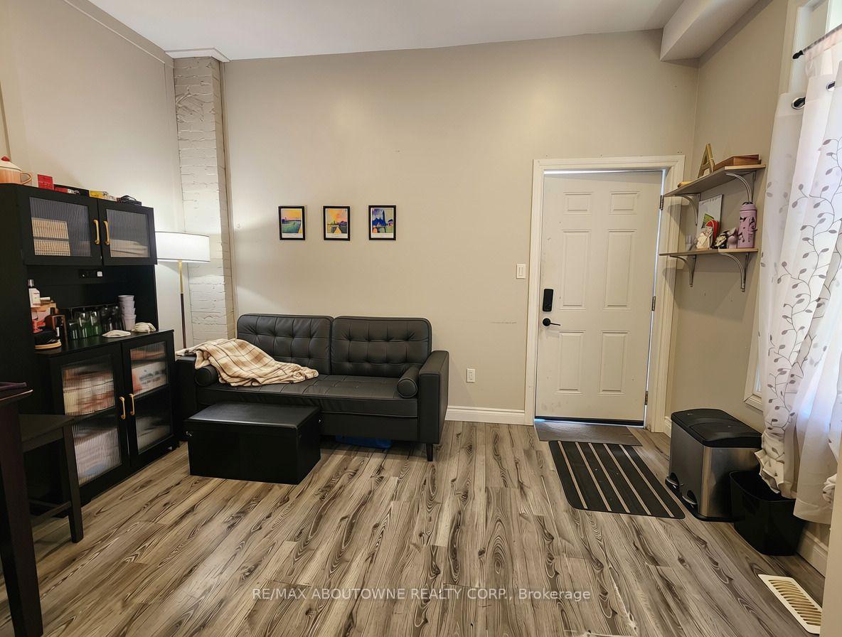 Photo 4 of Unit 1B, 498 Main Street E, Hamilton, Stinson — HOMEH