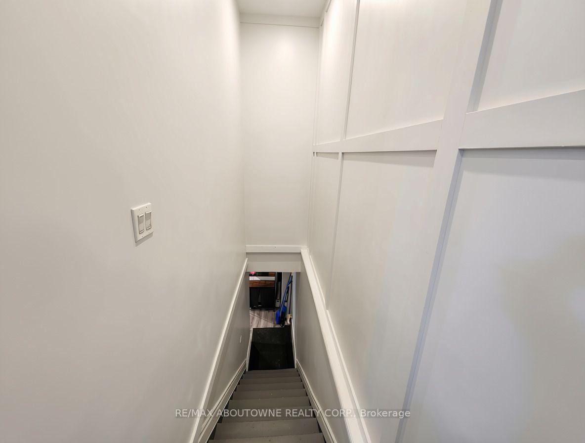 Photo 7 of Unit 1B, 498 Main Street E, Hamilton, Stinson — HOMEH