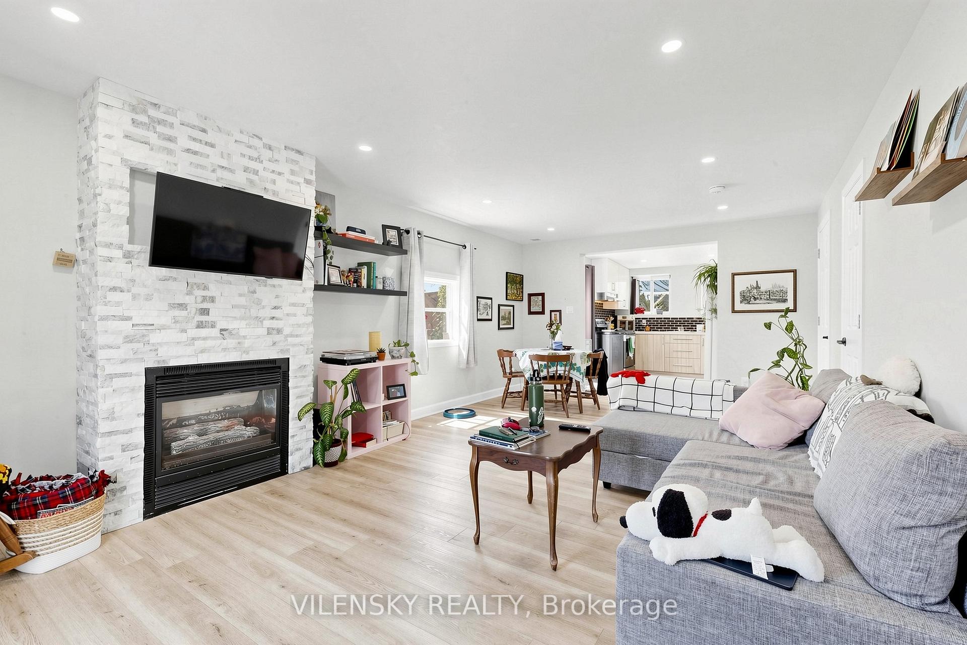 Photo 10 of 541 High Street, Orillia — HOMEH