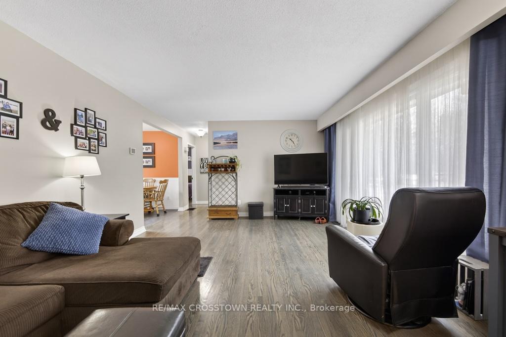 Photo 3 of 15 Smallman Drive, Wasaga Beach — HOMEH