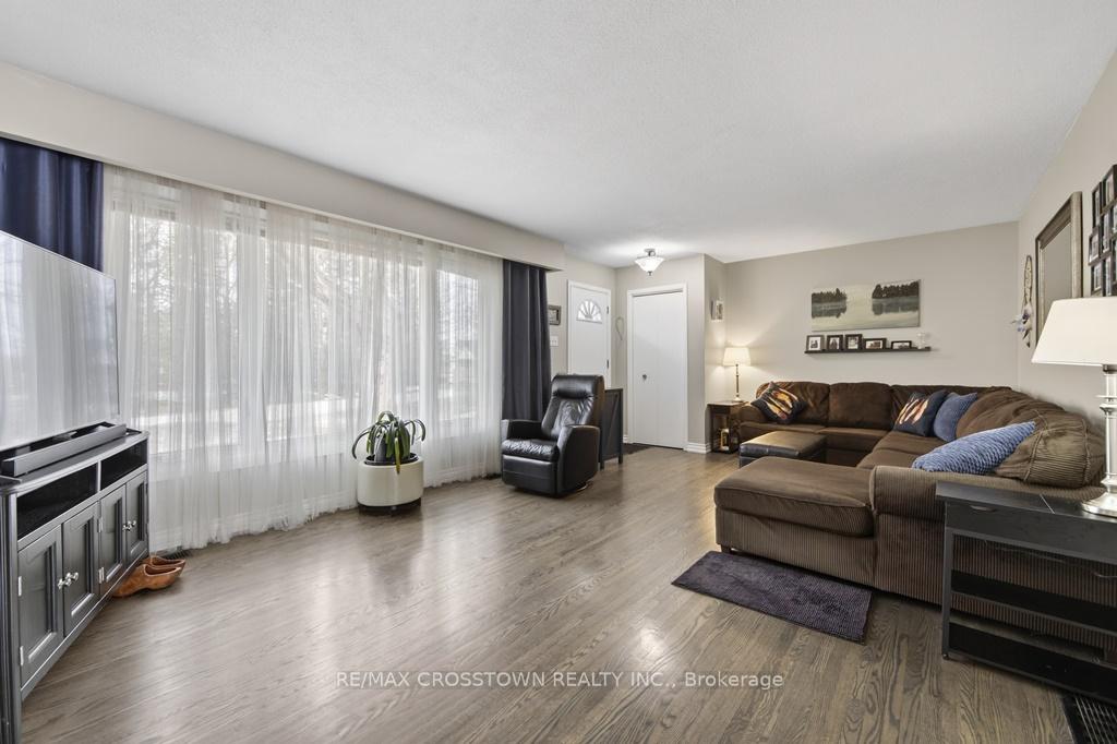 Photo 4 of 15 Smallman Drive, Wasaga Beach — HOMEH