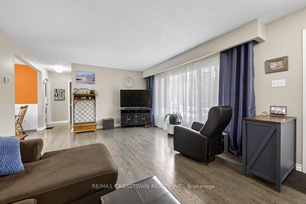 Photo 5 of 15 Smallman Drive, Wasaga Beach — HOMEH