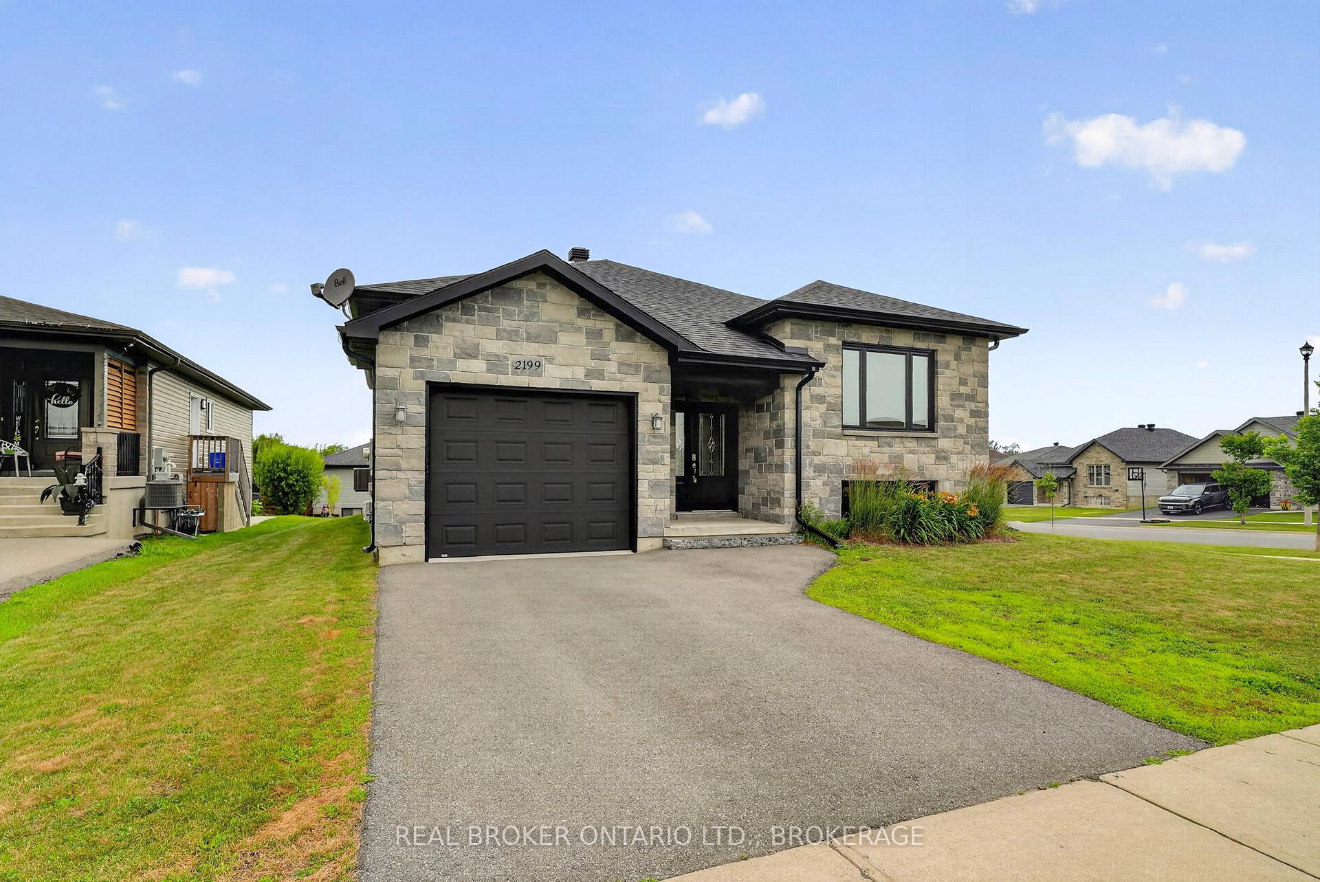 Photo 3 of 2199 Burke Avenue, Cornwall, Cornwall — HOMEH