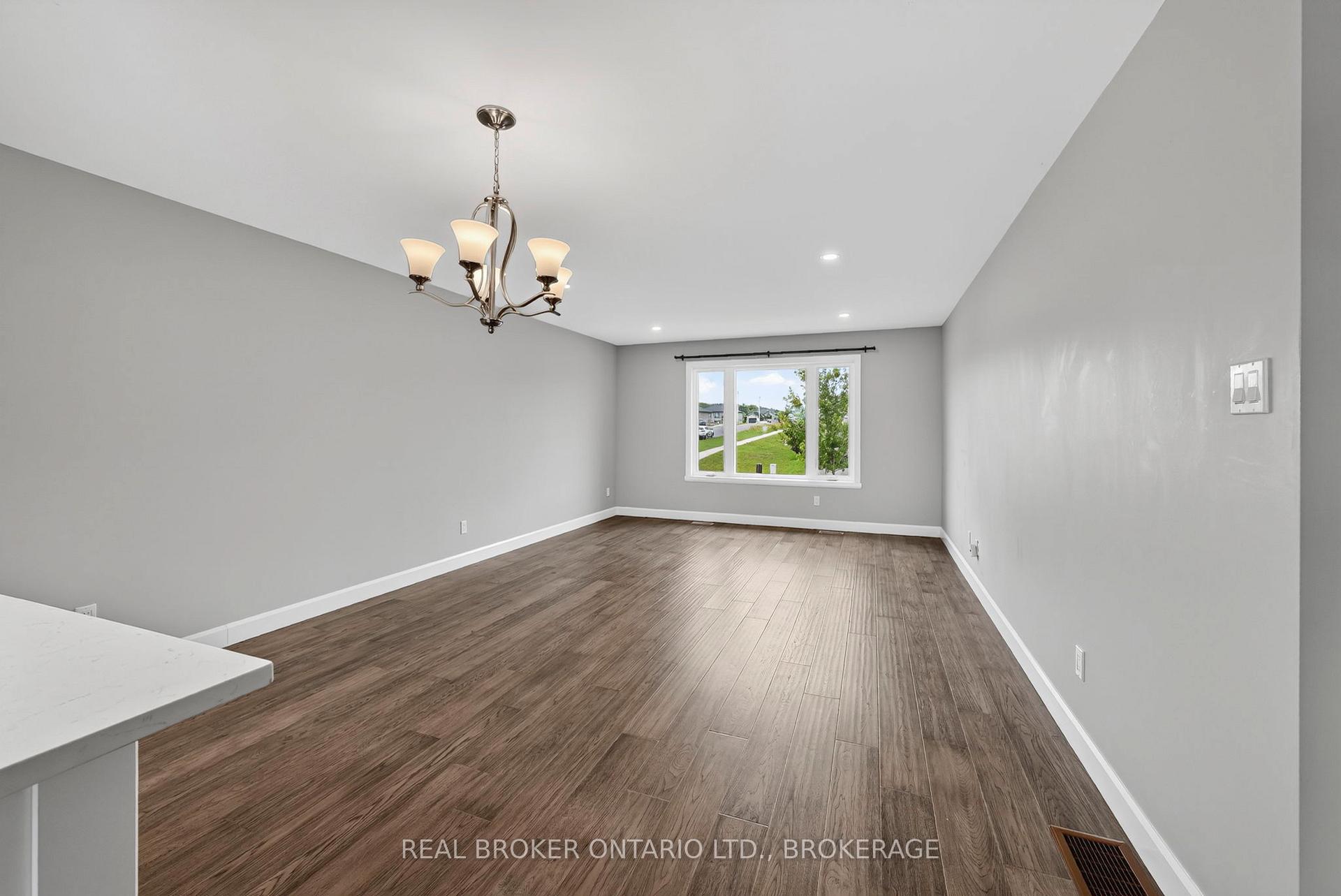 Photo 5 of 2199 Burke Avenue, Cornwall, Cornwall — HOMEH