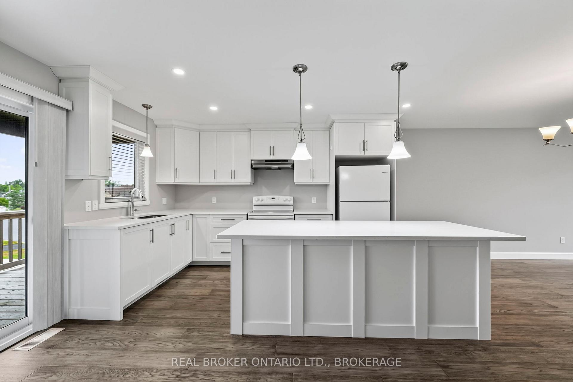 Photo 11 of 2199 Burke Avenue, Cornwall, Cornwall — HOMEH