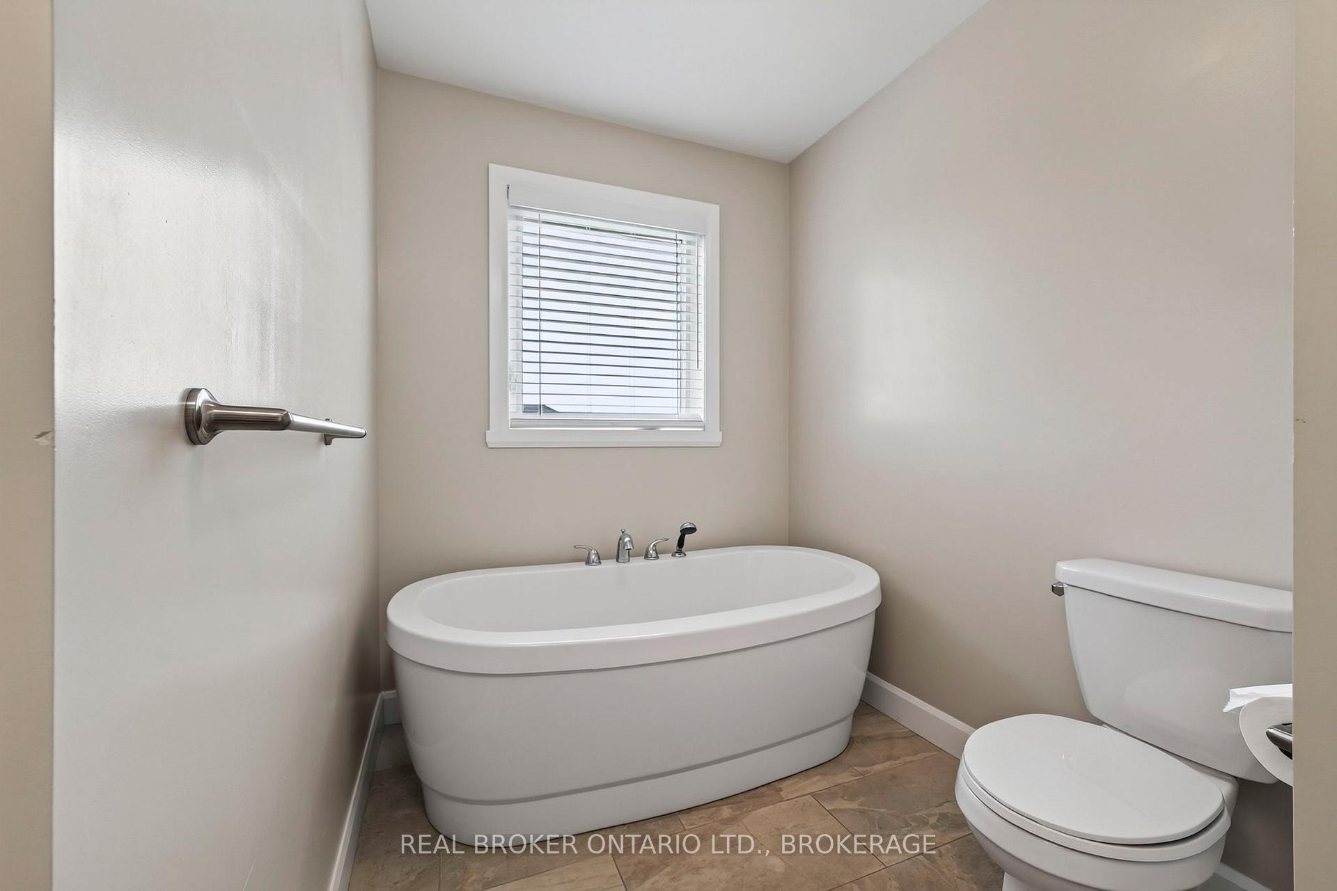 Photo 18 of 2199 Burke Avenue, Cornwall, Cornwall — HOMEH