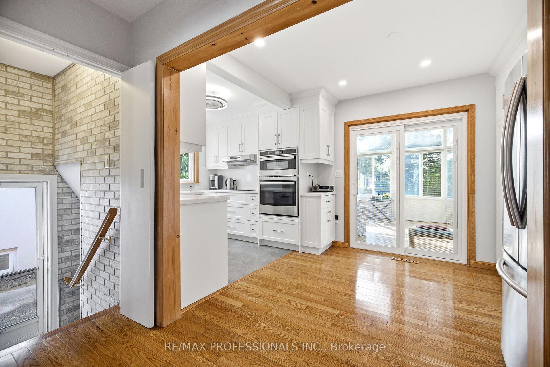 Photo 4 of 580 Exbury Crescent, Mississauga, Mineola — HOMEH