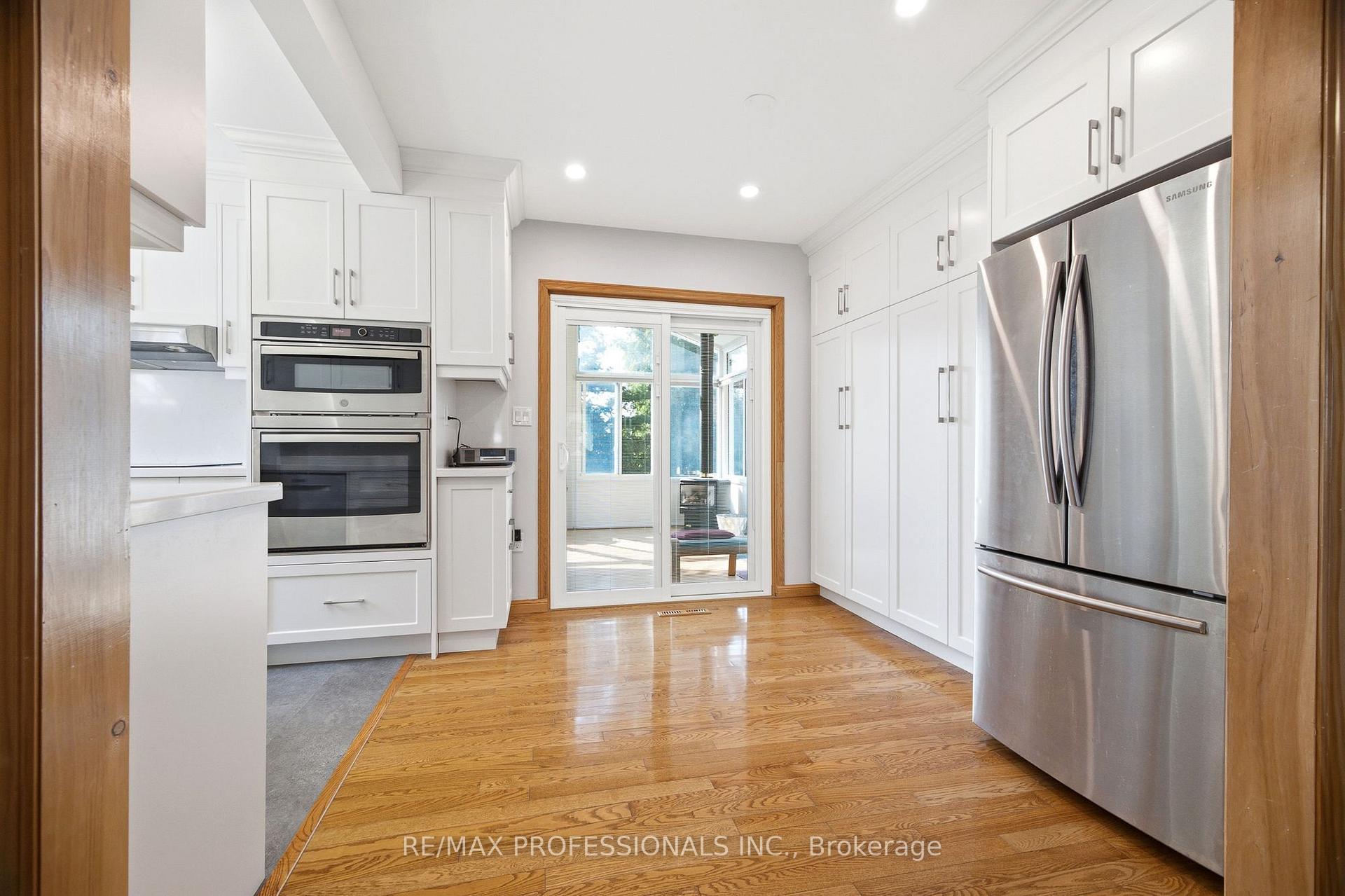 Photo 9 of 580 Exbury Crescent, Mississauga, Mineola — HOMEH