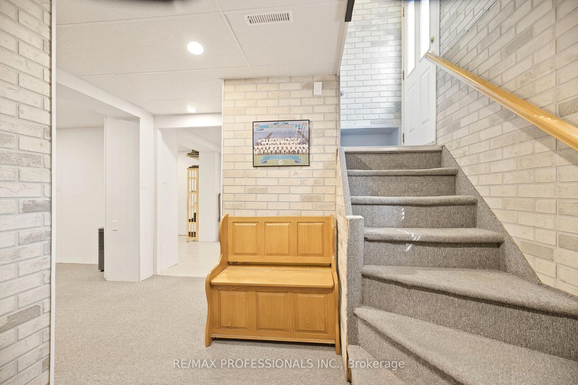 Photo 17 of 580 Exbury Crescent, Mississauga, Mineola — HOMEH