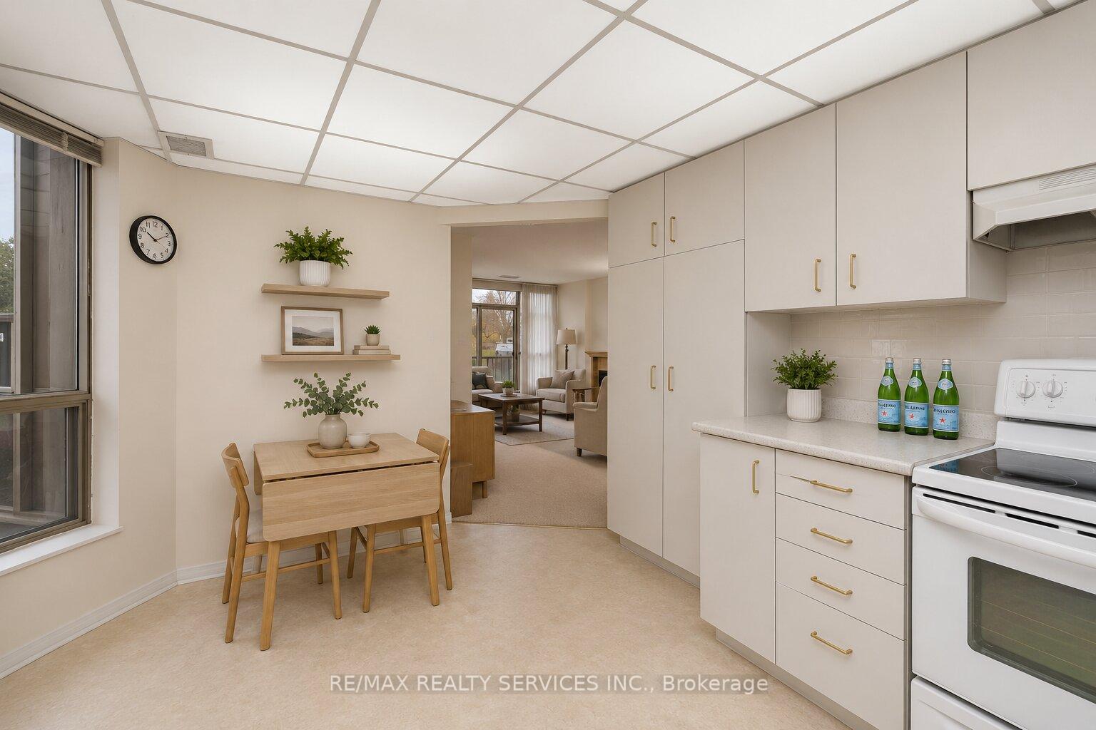 Photo 6 of Unit 107, 20 McFarlane Drive, Halton Hills, Georgetown — HOMEH
