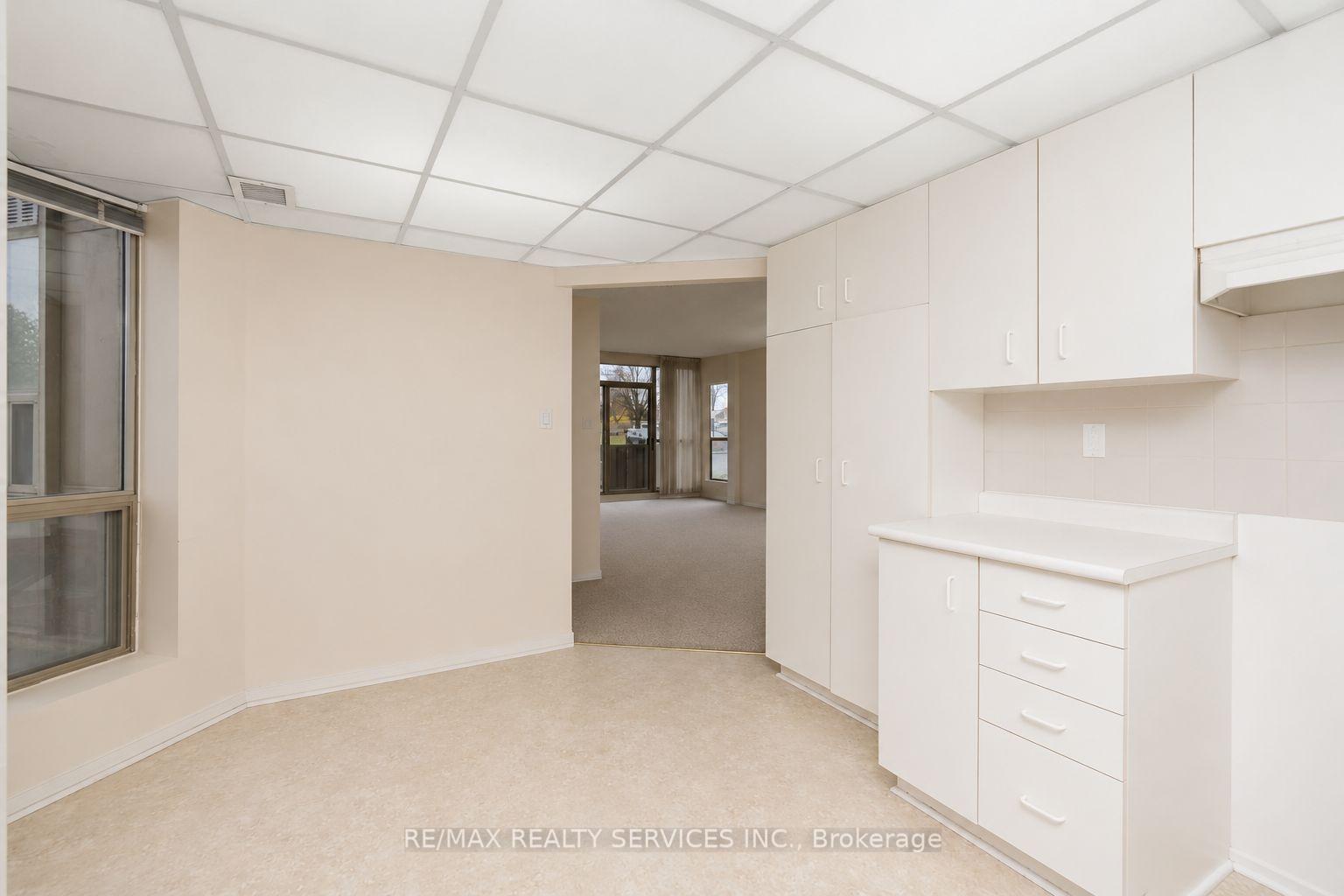 Photo 8 of Unit 107, 20 McFarlane Drive, Halton Hills, Georgetown — HOMEH