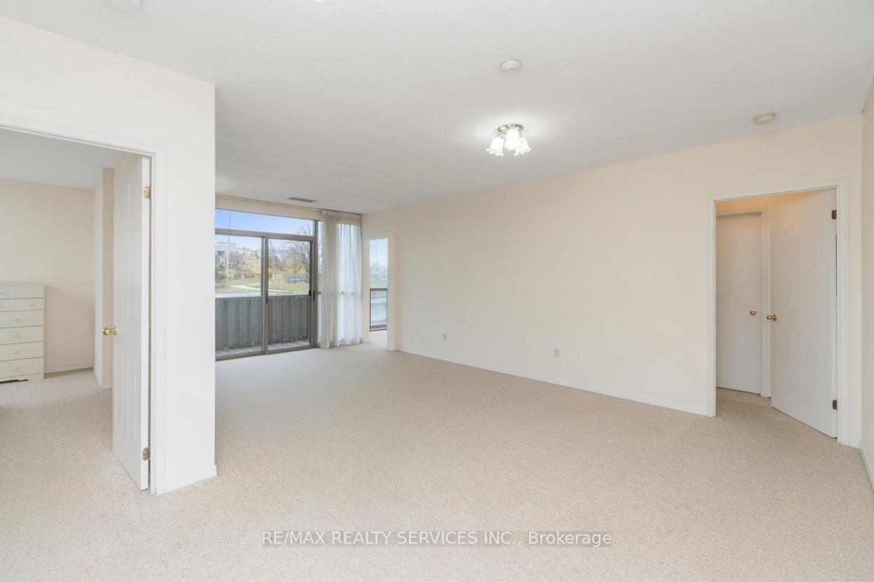 Photo 13 of Unit 107, 20 McFarlane Drive, Halton Hills, Georgetown — HOMEH