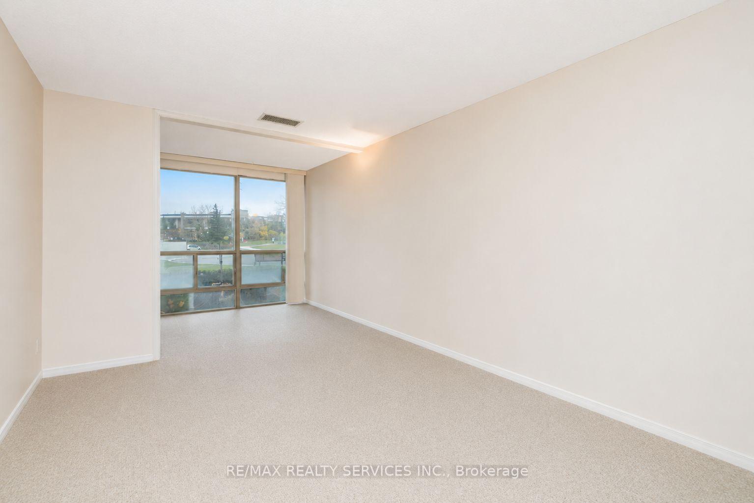 Photo 18 of Unit 107, 20 McFarlane Drive, Halton Hills, Georgetown — HOMEH