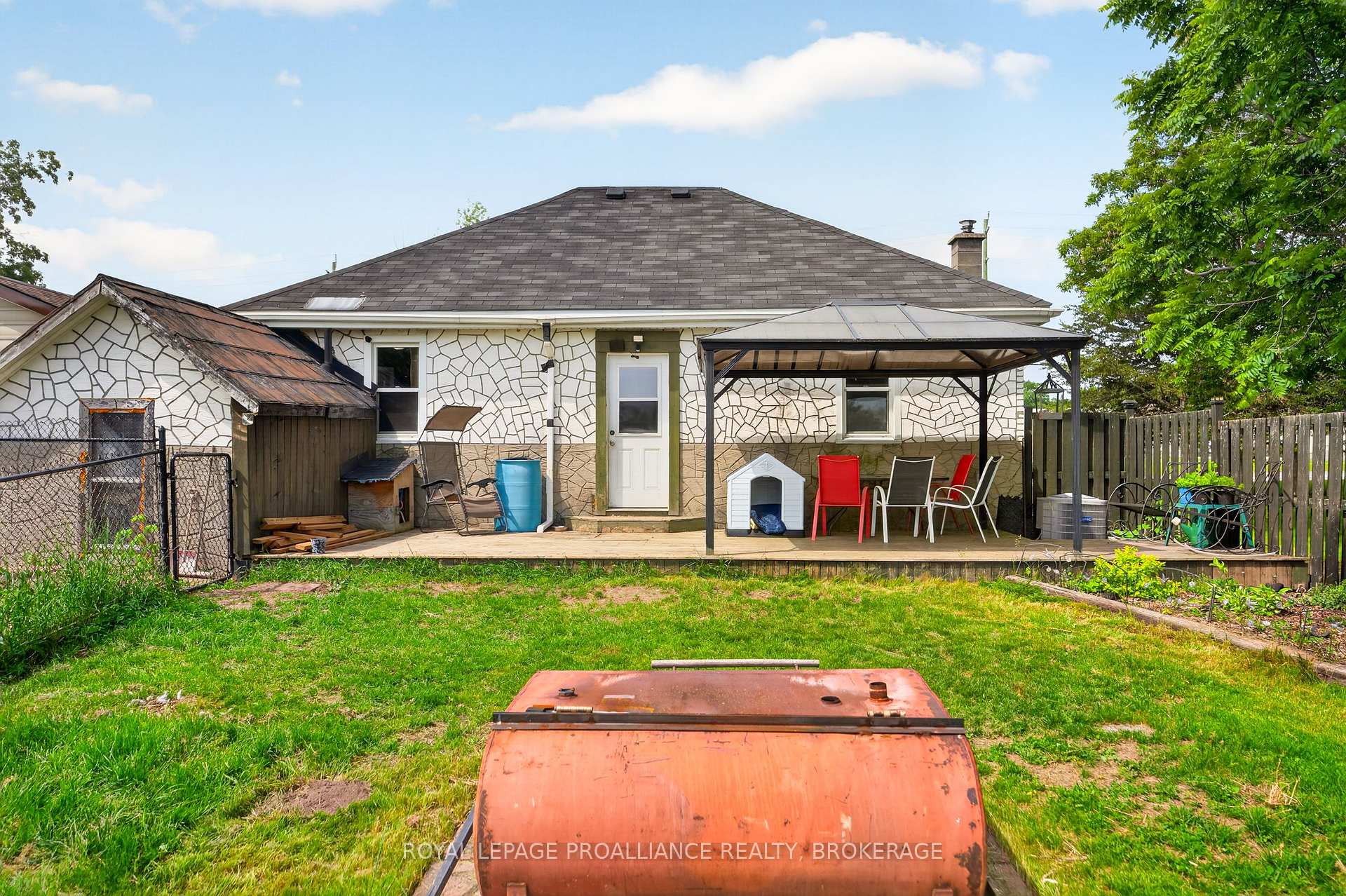 Photo 11 of 95 & 97 County Road 4, Loyalist, Lennox and Addington - South — HOMEH