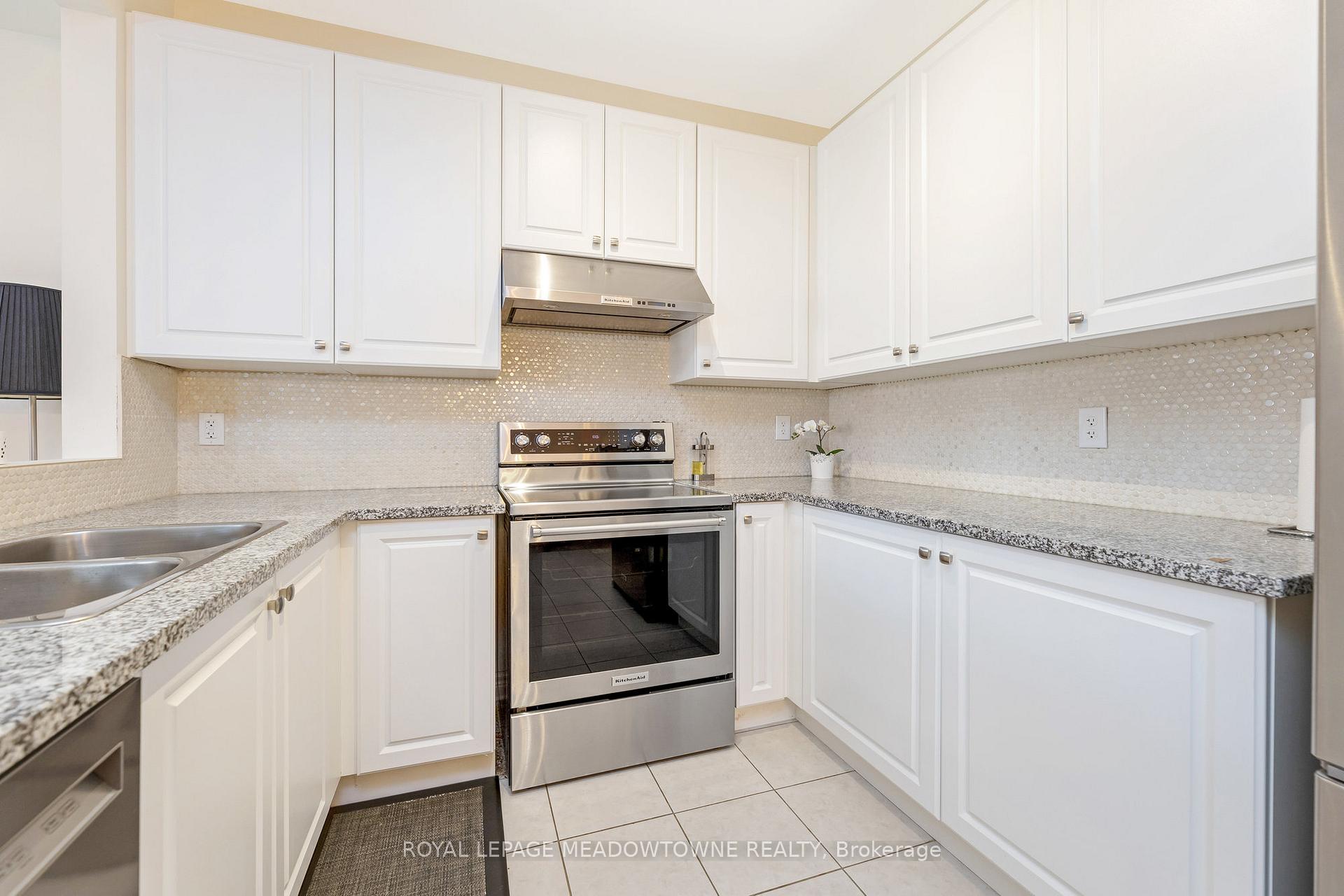 Photo 8 of 507 Bessborough Drive, Milton, Harrison — HOMEH