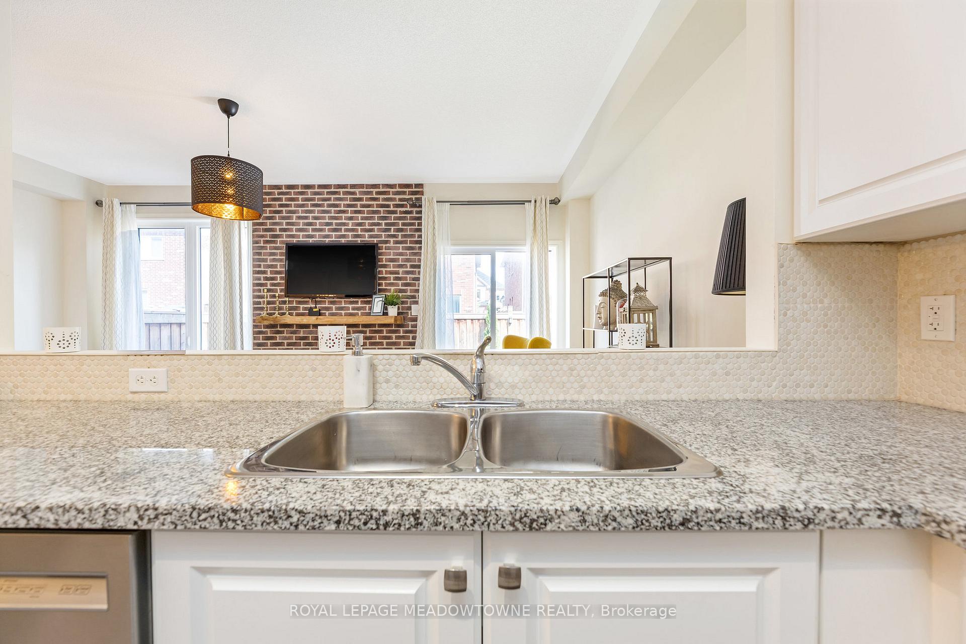 Photo 10 of 507 Bessborough Drive, Milton, Harrison — HOMEH