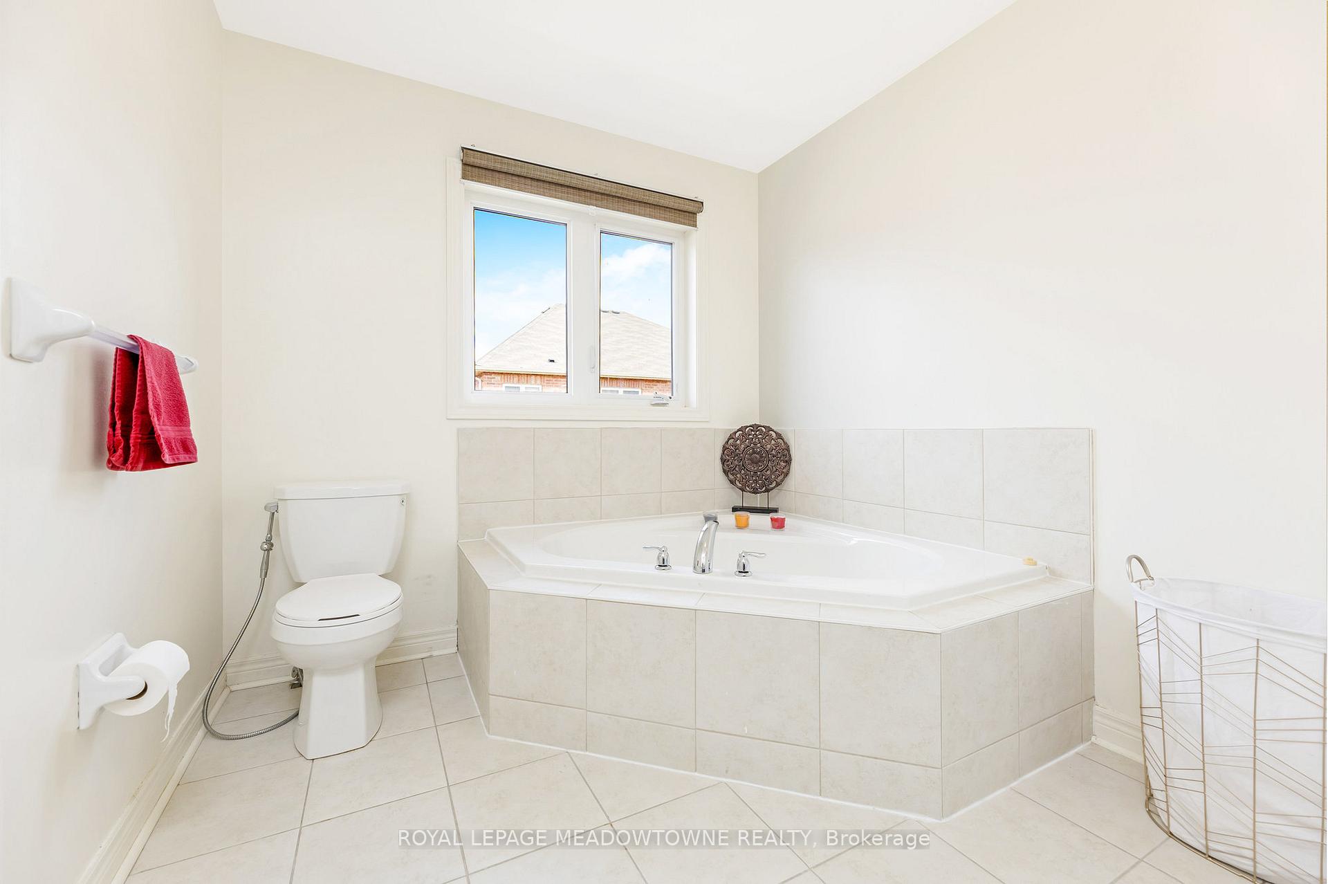 Photo 20 of 507 Bessborough Drive, Milton, Harrison — HOMEH