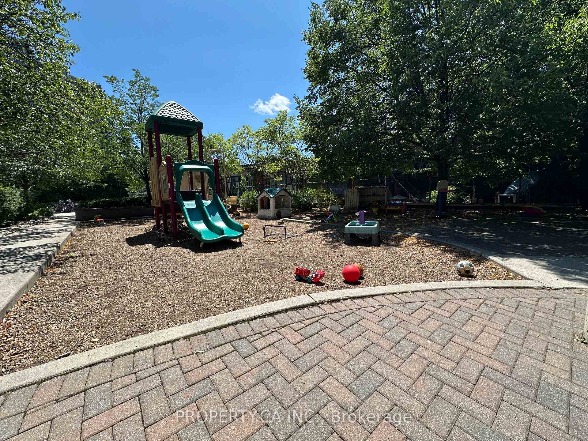 Photo 38 of Unit 116, 40 Merchant Lane, Toronto, Dufferin Grove — HOMEH