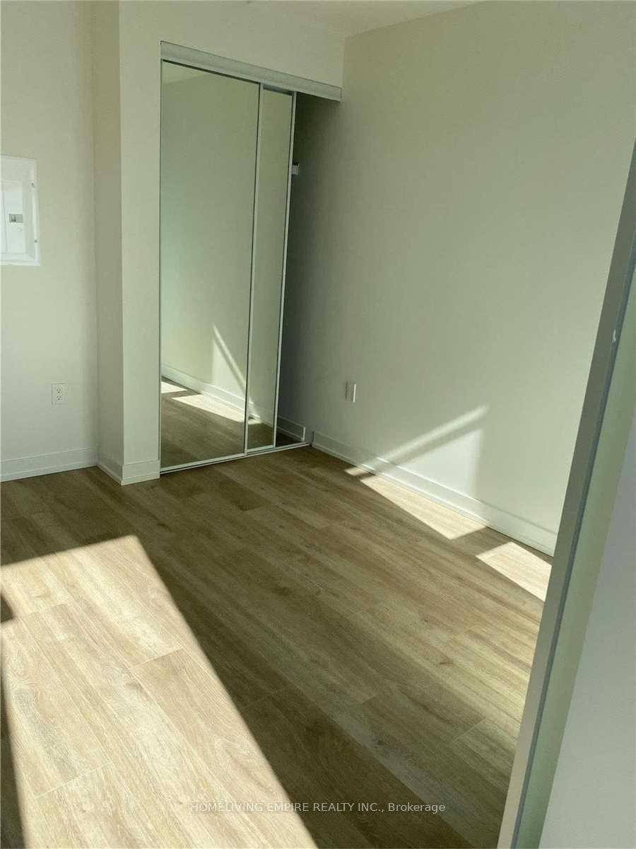 Front of Unit 1504, 1 Yorkville Avenue