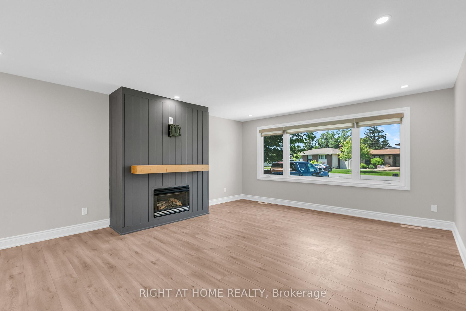 Photo 2 of Unit A, 29 Horner Drive, Ottawa, Lakeview Park — HOMEH