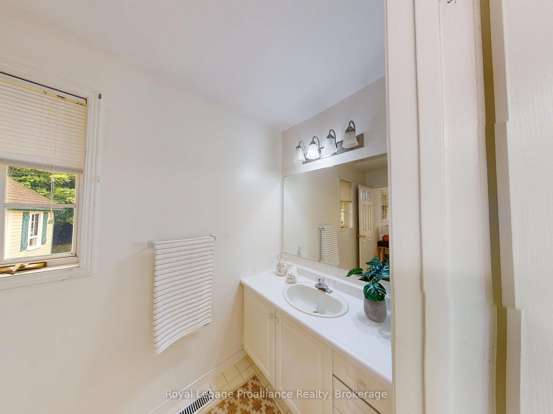 Photo 15 of 88 Westwind Crescent, Prince Edward County, Wellington Ward — HOMEH