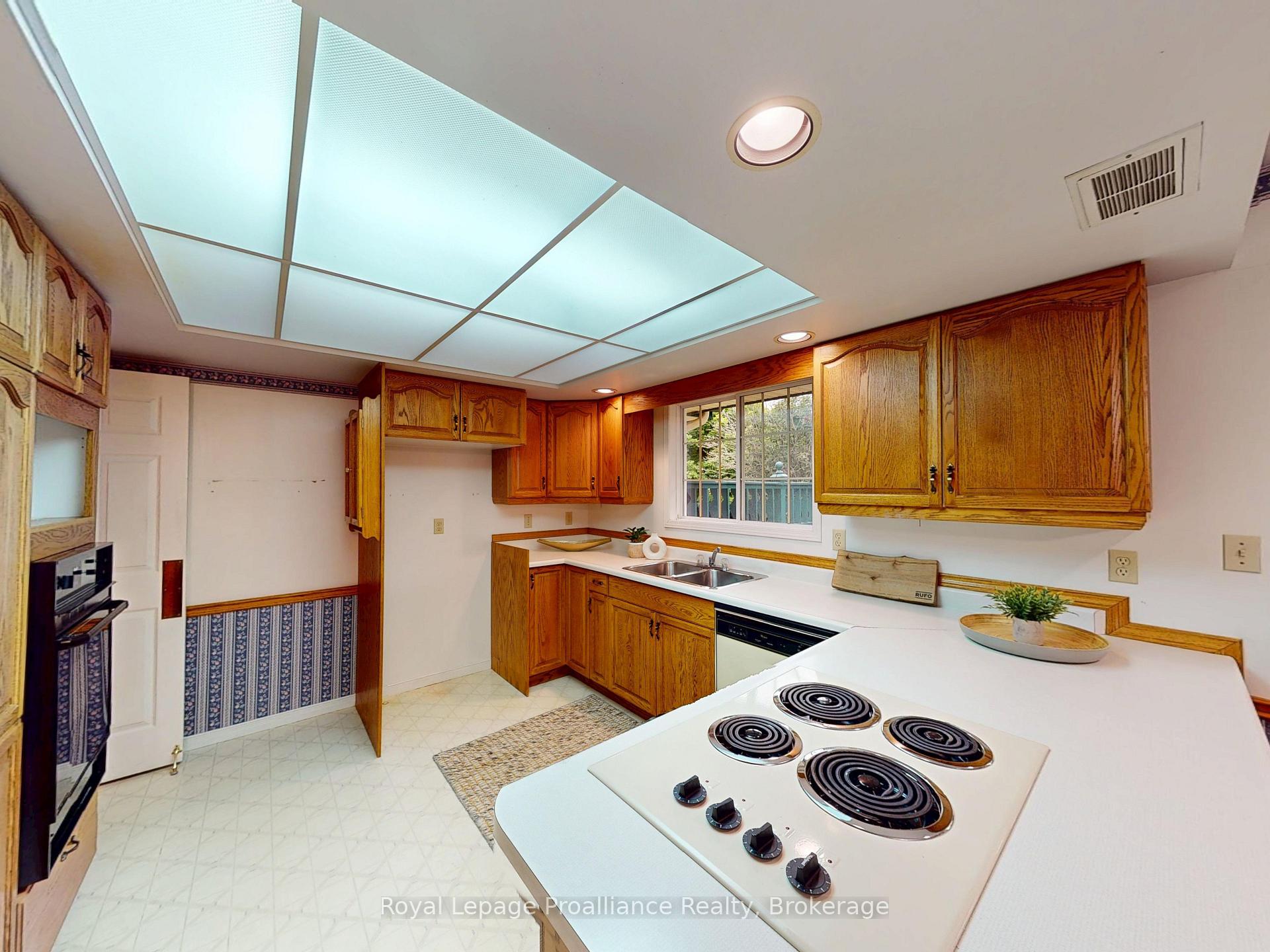 Photo 28 of 88 Westwind Crescent, Prince Edward County, Wellington Ward — HOMEH