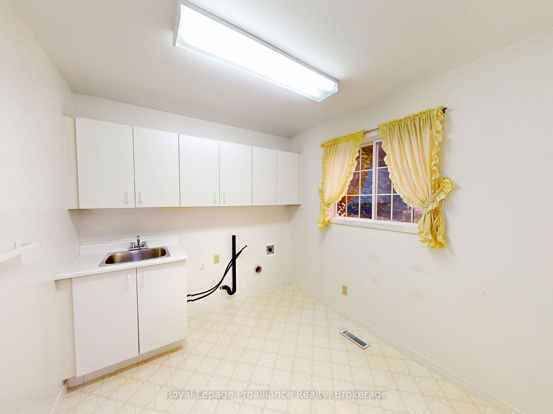 Photo 35 of 88 Westwind Crescent, Prince Edward County, Wellington Ward — HOMEH