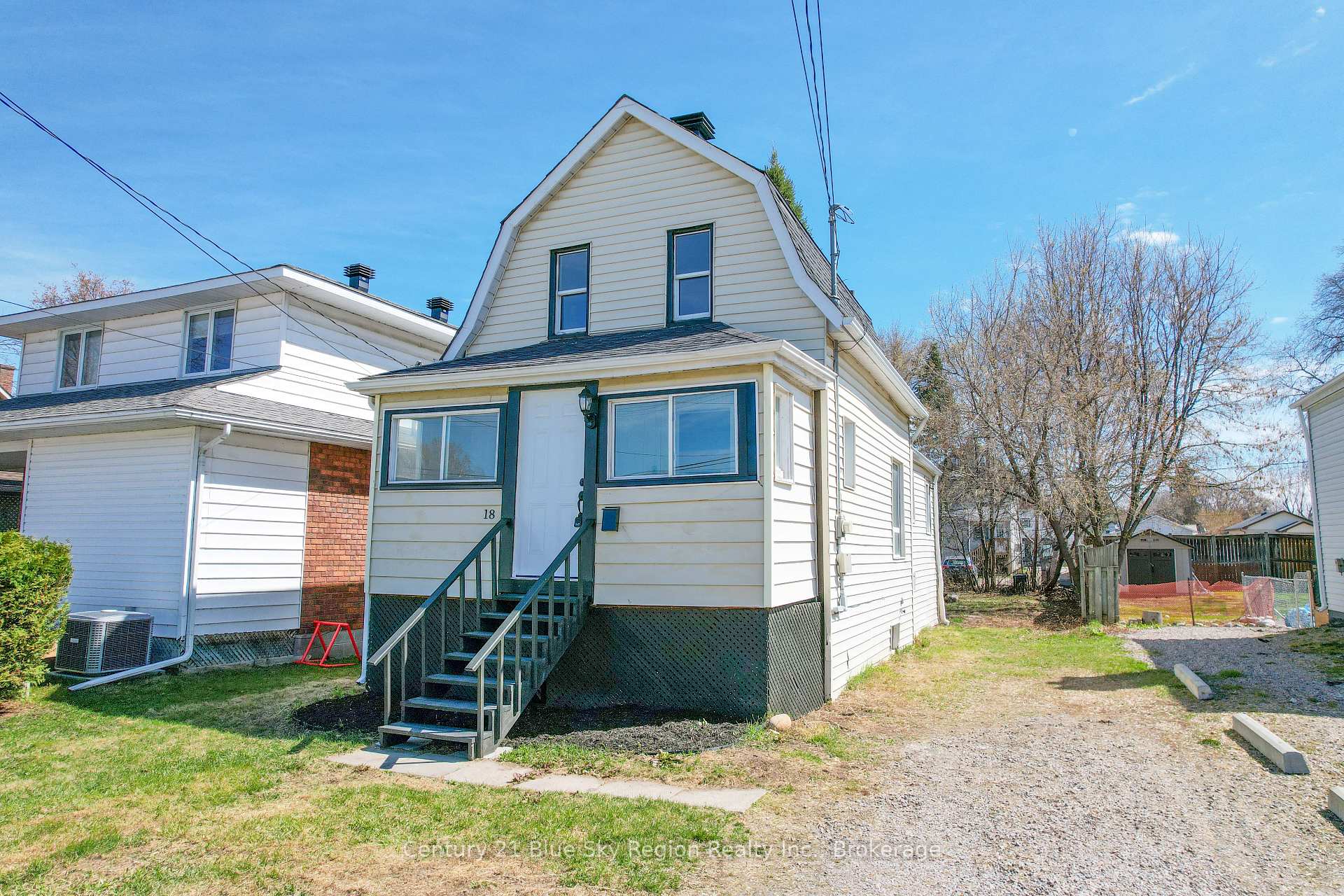 Photo 2 of 18 Pollard Avenue, North Bay, Ferris — HOMEH