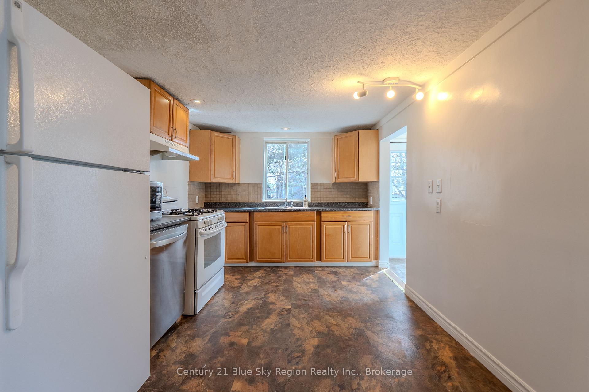 Photo 4 of 18 Pollard Avenue, North Bay, Ferris — HOMEH