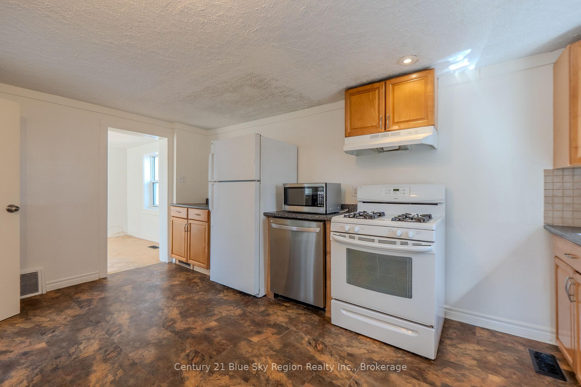 Photo 6 of 18 Pollard Avenue, North Bay, Ferris — HOMEH