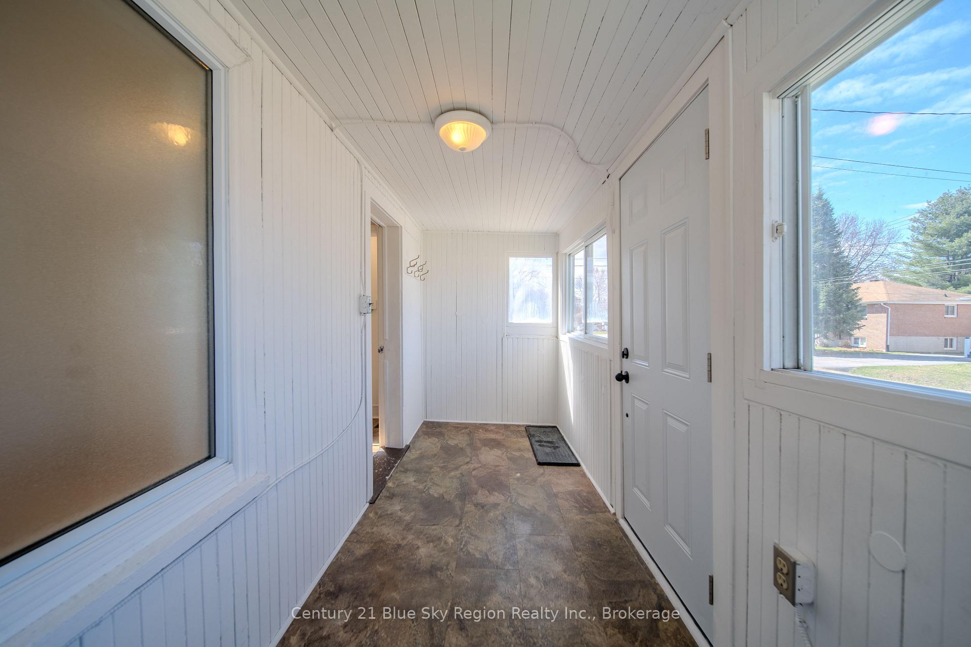 Photo 9 of 18 Pollard Avenue, North Bay, Ferris — HOMEH