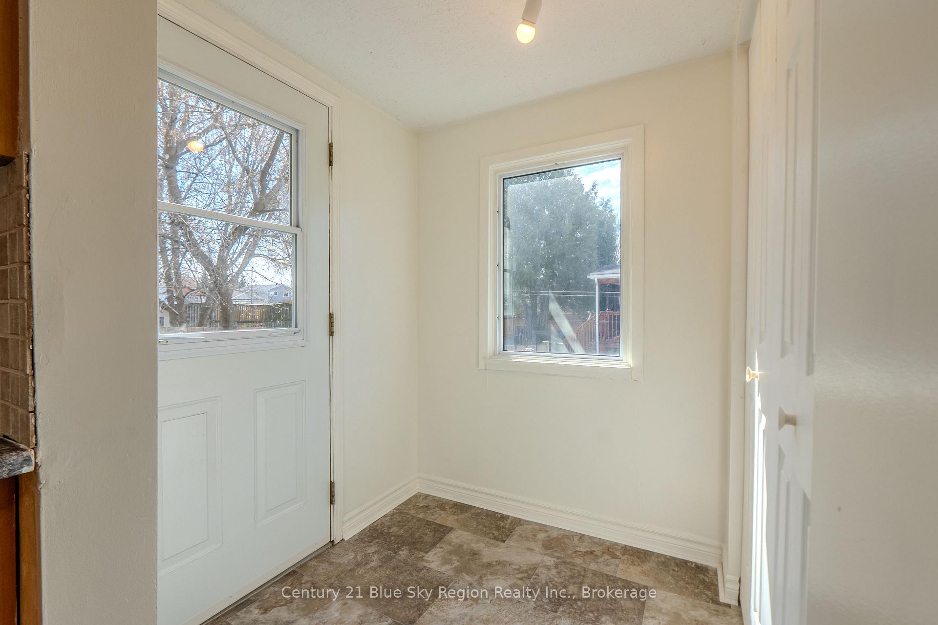 Photo 11 of 18 Pollard Avenue, North Bay, Ferris — HOMEH