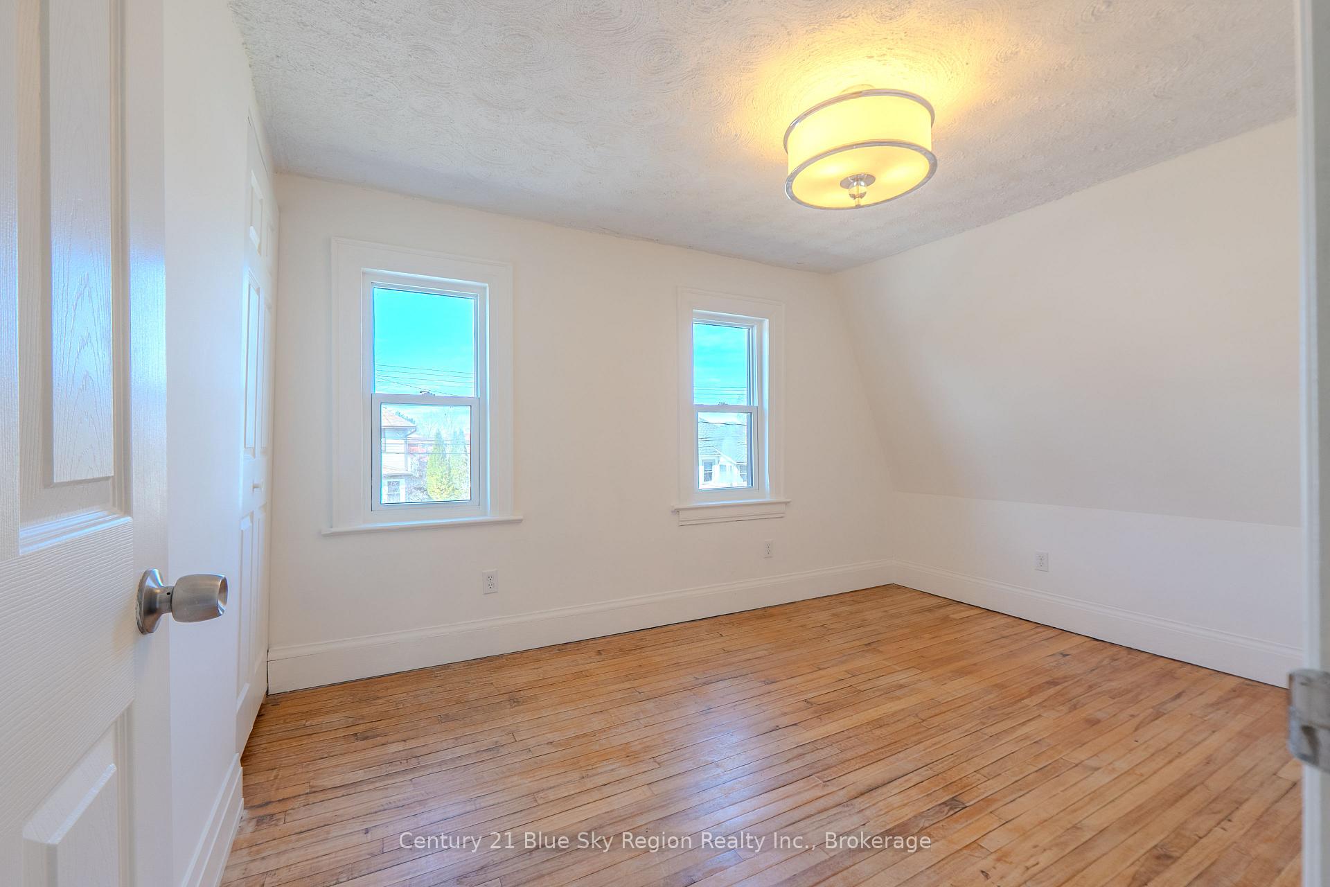 Photo 15 of 18 Pollard Avenue, North Bay, Ferris — HOMEH