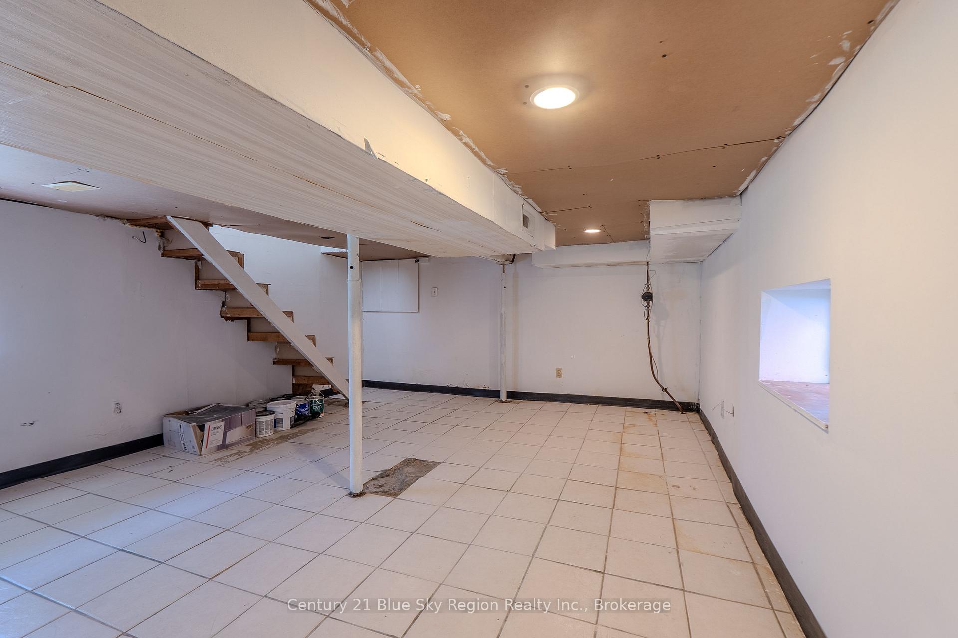 Photo 28 of 18 Pollard Avenue, North Bay, Ferris — HOMEH