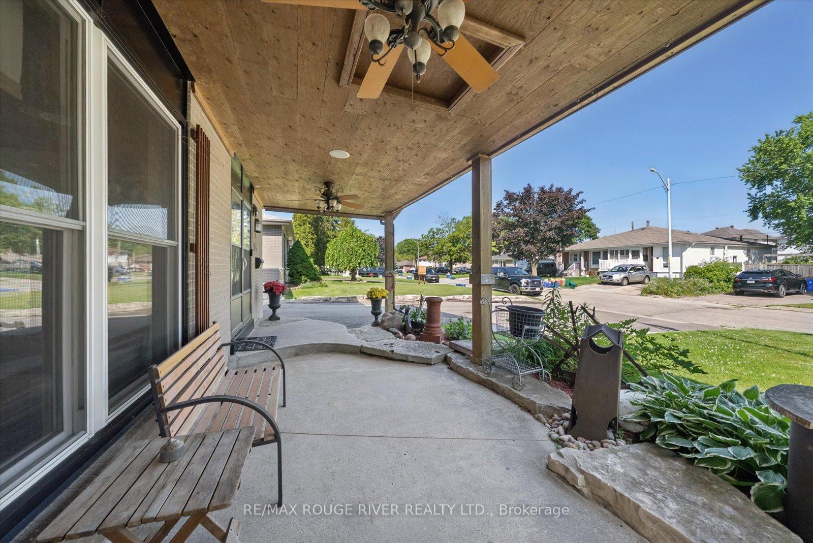 Photo 3 of 1289 Ilona Park Road, Pickering, Bay Ridges — HOMEH