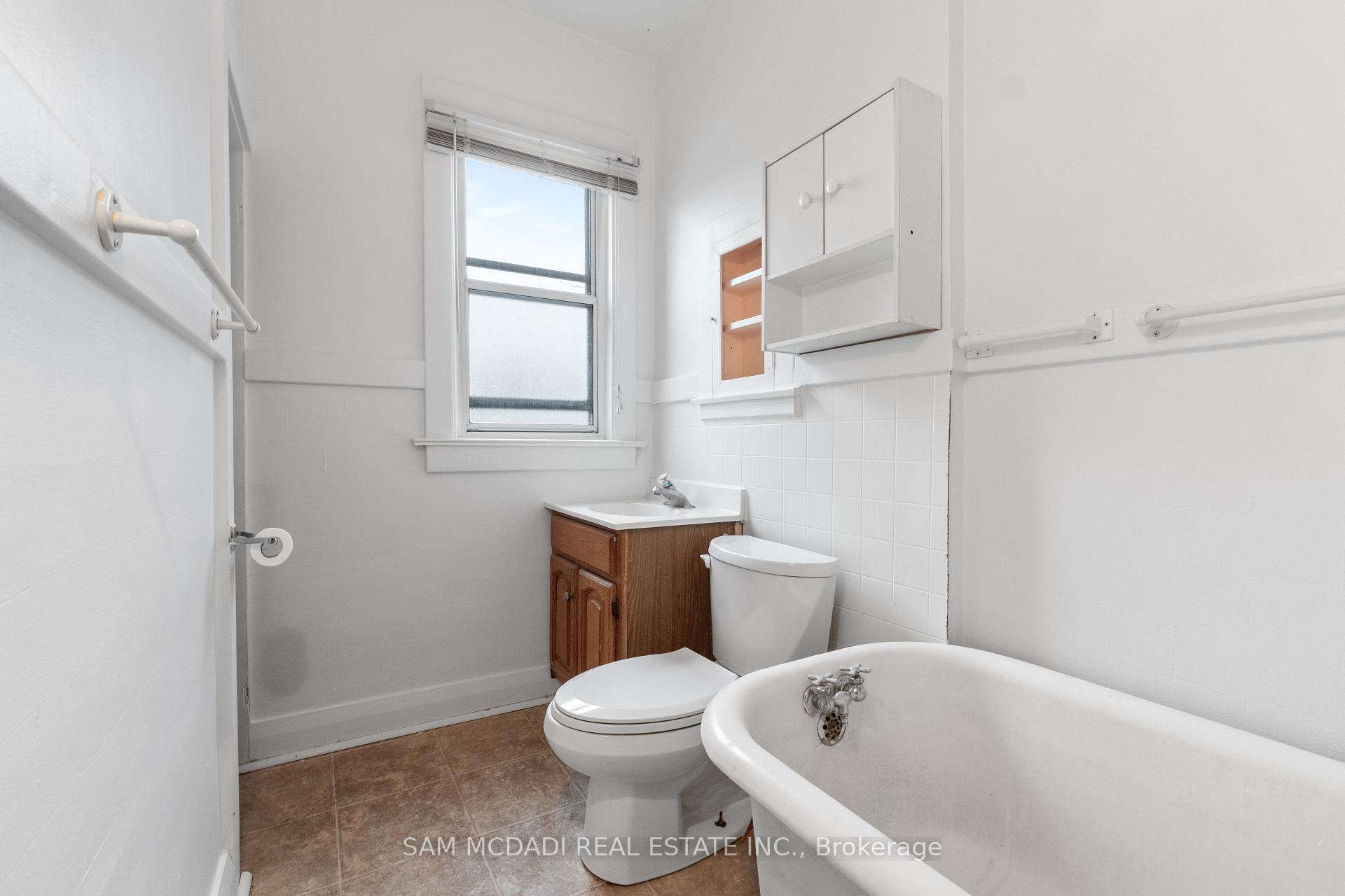 Photo 13 of 259 Milverton Boulevard, Toronto, Danforth — HOMEH