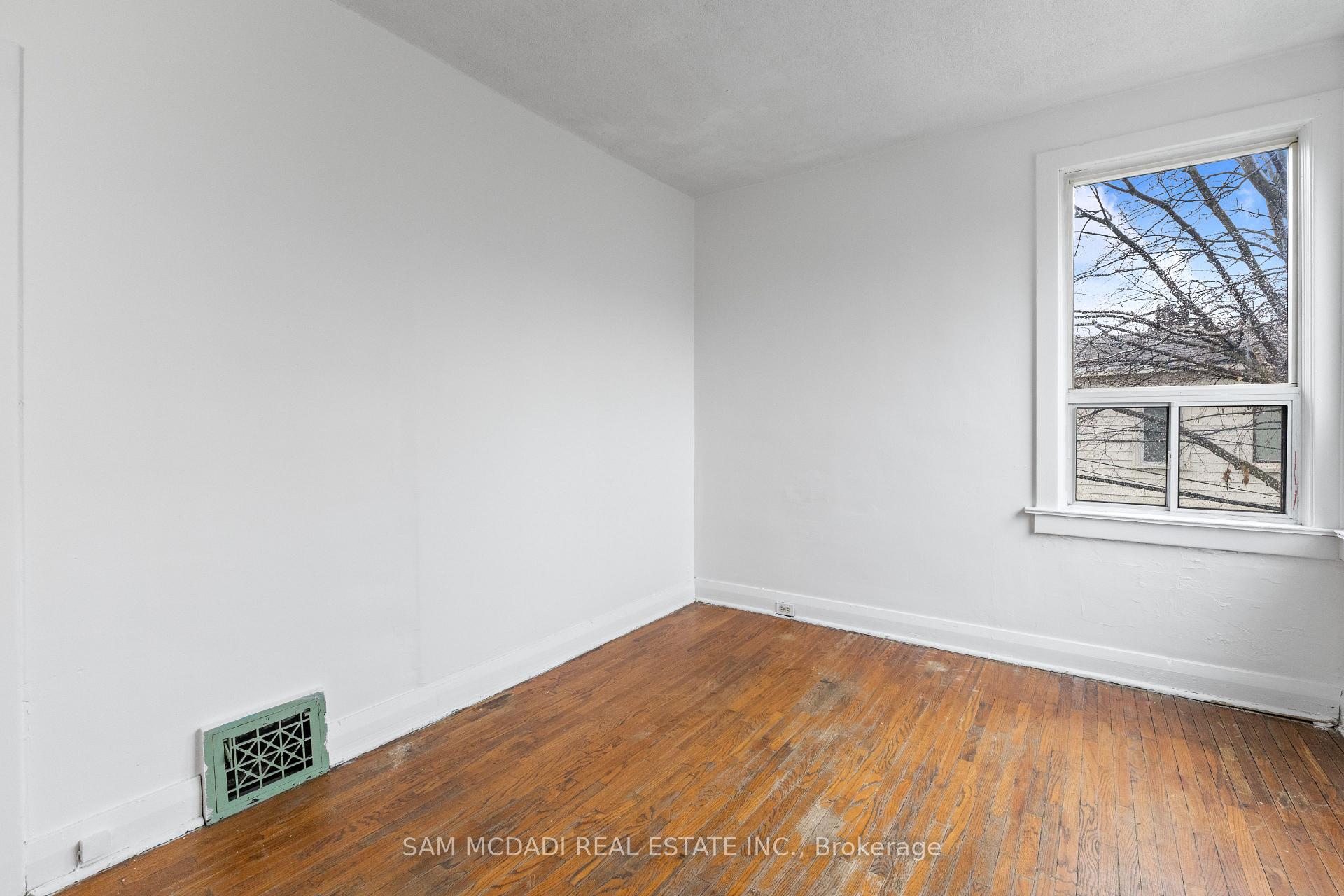 Photo 21 of 259 Milverton Boulevard, Toronto, Danforth — HOMEH