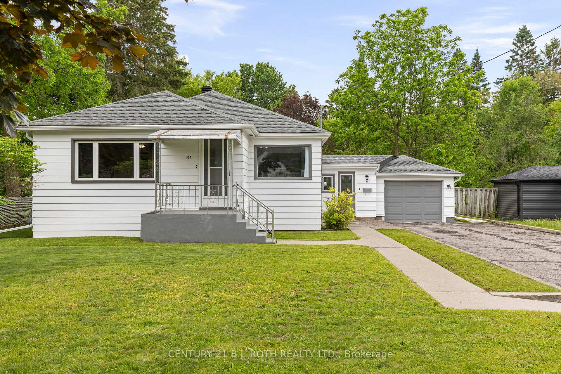 Photo 2 of 52 Marcus Street, Barrie, Allandale — HOMEH