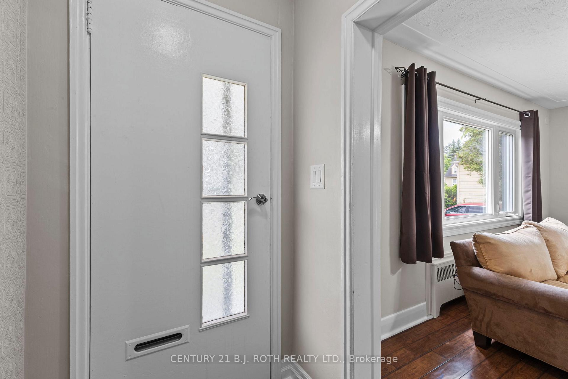Photo 3 of 52 Marcus Street, Barrie, Allandale — HOMEH
