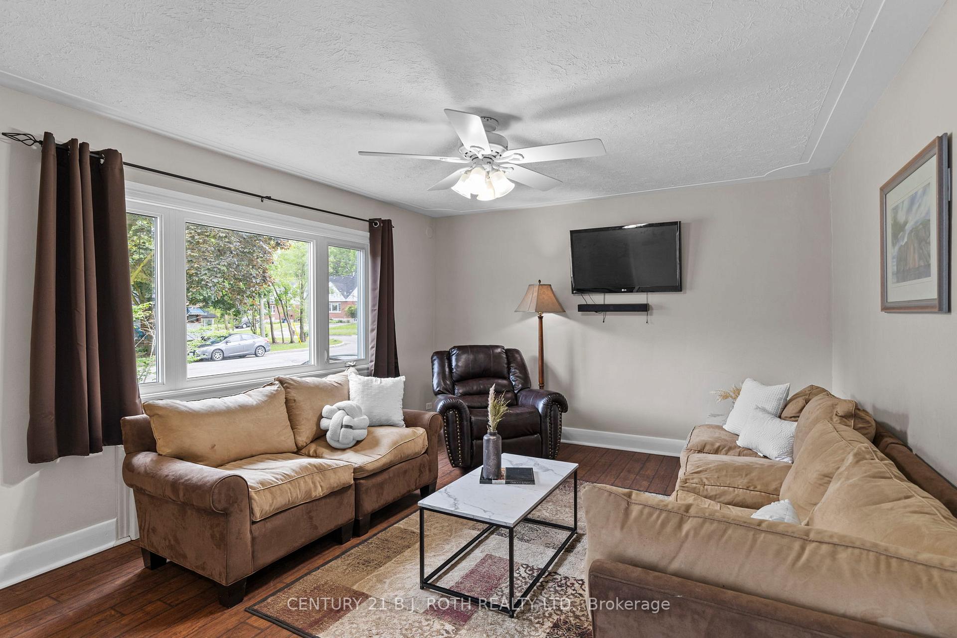 Photo 4 of 52 Marcus Street, Barrie, Allandale — HOMEH