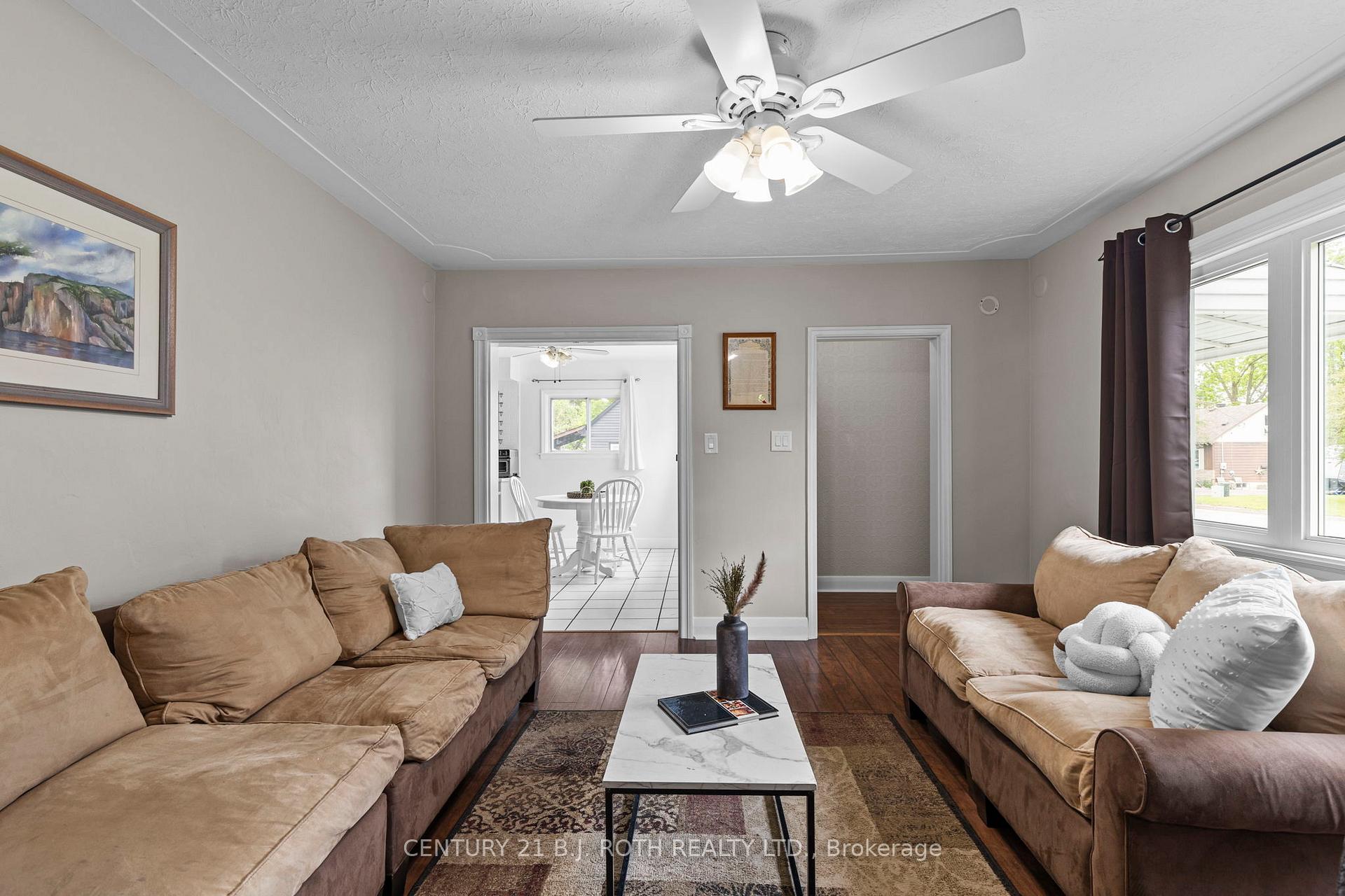 Photo 5 of 52 Marcus Street, Barrie, Allandale — HOMEH