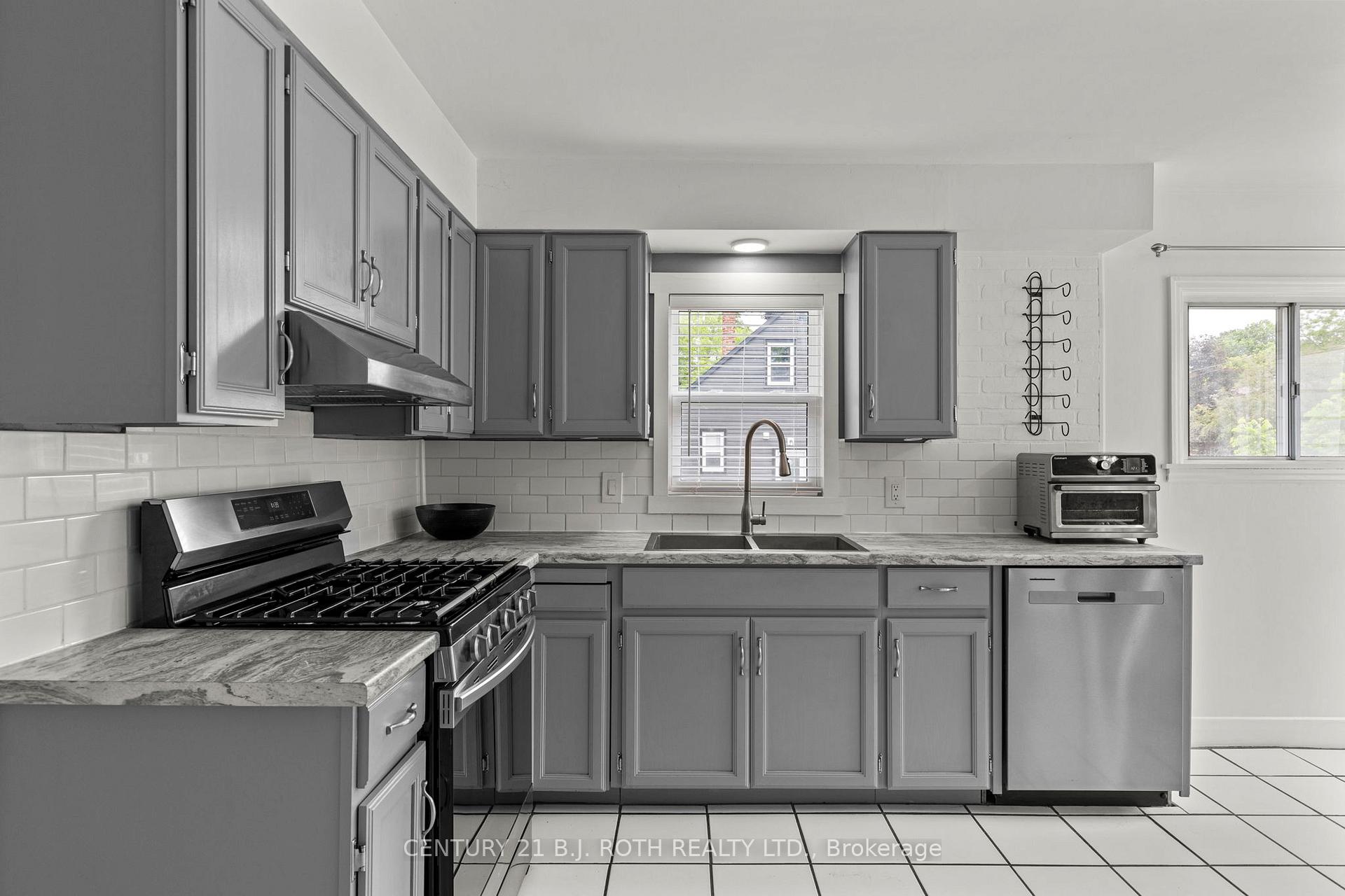 Photo 7 of 52 Marcus Street, Barrie, Allandale — HOMEH